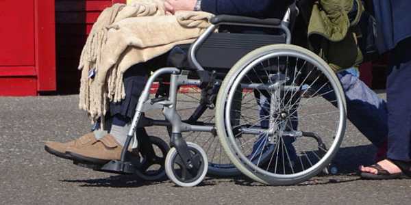 Choosing The Right Wheelchair: Manual Vs. Electric